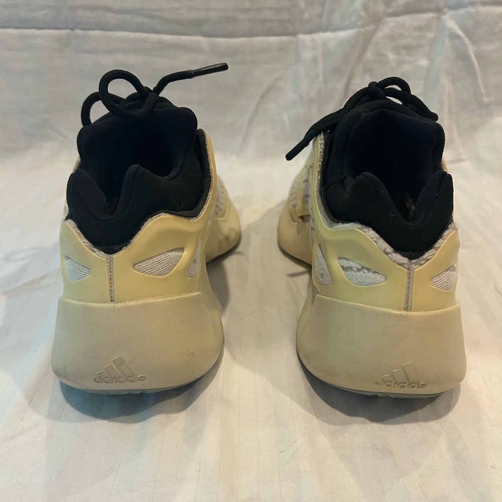 Adidas Yeezy Boost 700 V3 Azael Mens 8 - Picture 8 of 9